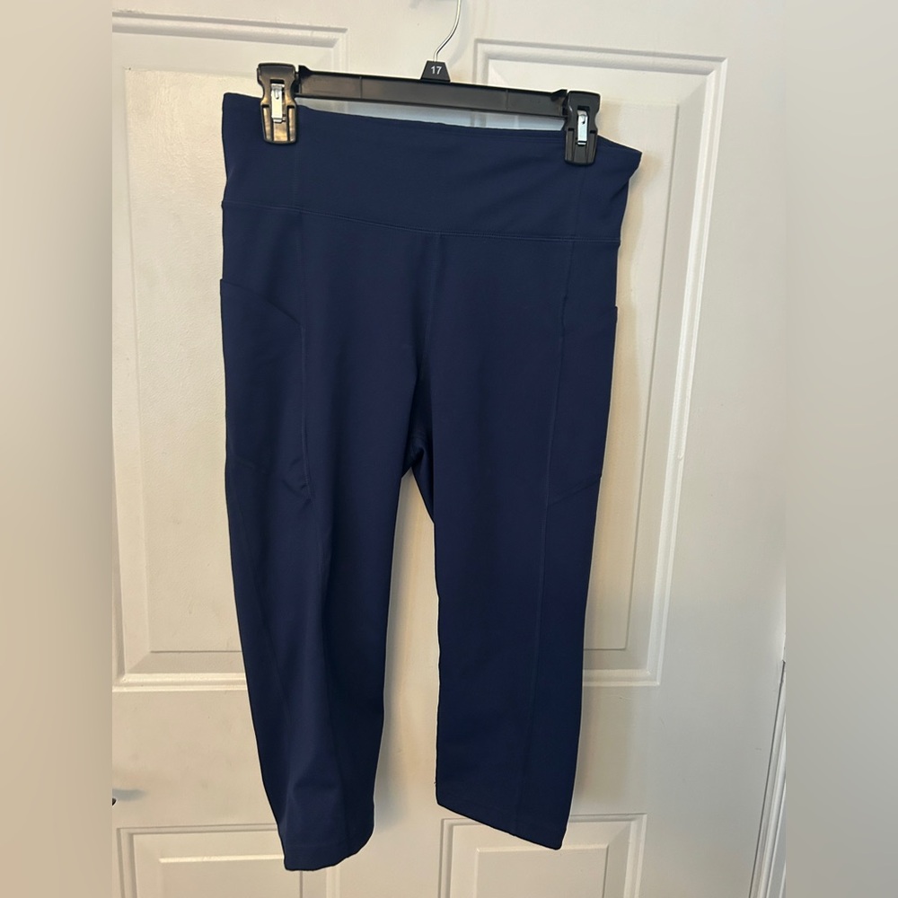 Lands' End Women's Navy Active Capri Pants